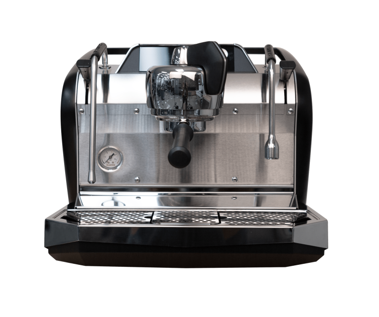Slayer Steam Single Espressomaschine aus Edelstahl mit zentralem Brühkopf, seitlicher Dampflanze und Heißwasserlanze, Manometer sowie eleganter schwarzer Verkleidung und Abtropfschale